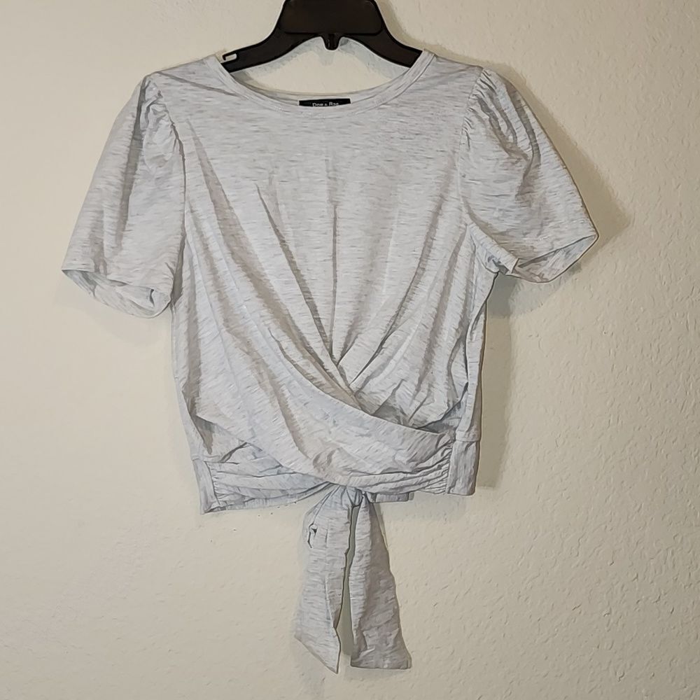 Gray Front twist with back knot Cropped T Shirt  with ruffles Top Sz Small, NWOT